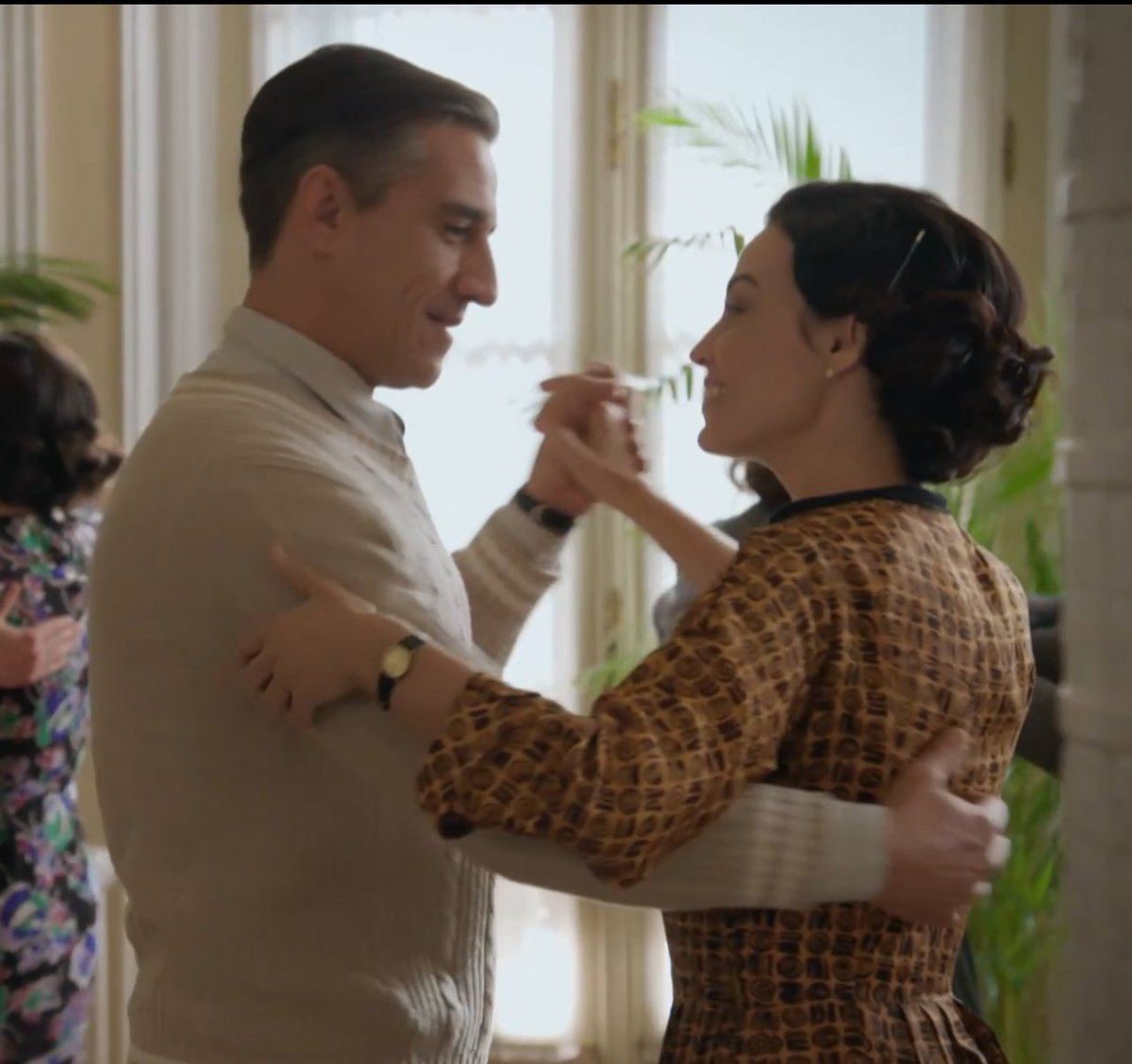 Eso de que estoy viendo #LaFavorita1922 y de repente digo, este sitio me suena 🤔 
¡Cómo no me va a sonar! Si #Cañesa empezó ahí. Me ha hecho ilusión y todo. #LaModerna