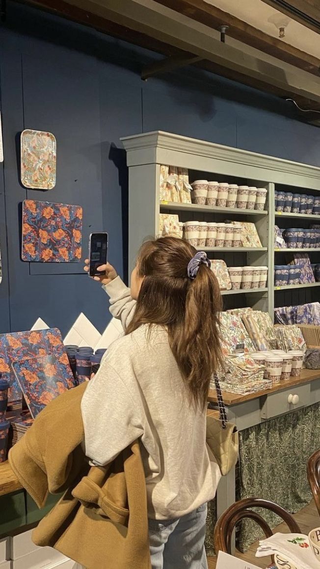 ㅤ
📍𝙂𝙖𝙡𝙚𝙧𝙞 𝙏𝙚𝙖𝙩𝙚𝙧 𝙇𝙚𝙣𝙩𝙚𝙧𝙖, 𝙆𝙪𝙣𝙞𝙣𝙜𝙖𝙣, 𝙅𝙖𝙠𝙖𝙧𝙩𝙖

Lama ga ke pameran, sekalinya kesini abis terkesima sama semuanya. Cantik, rasanya hatiku penuh. 
ㅤ