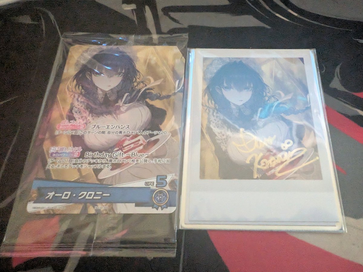 LonelyRTA's tweet image. Thank you for signing the cards Kronii. It legit means so much to me rn (excuse the bad photo please) #Krotime