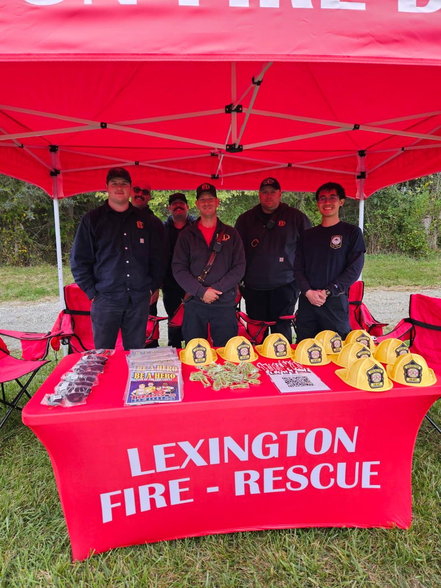 #LFD9 Firefighters having fun at National Night Out held at Hull’s Drive-In. NNO success thanks to all of the attendees. &amp; Thx for this photo Lynn!