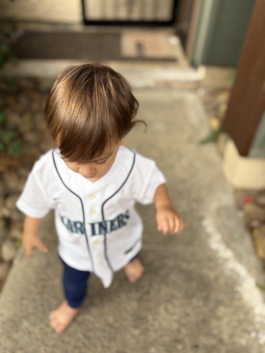 mayhem_892's tweet photo. @Mariners Our 16 month old is ready! Please please win!! https://t.co/wHCM4GDGwB