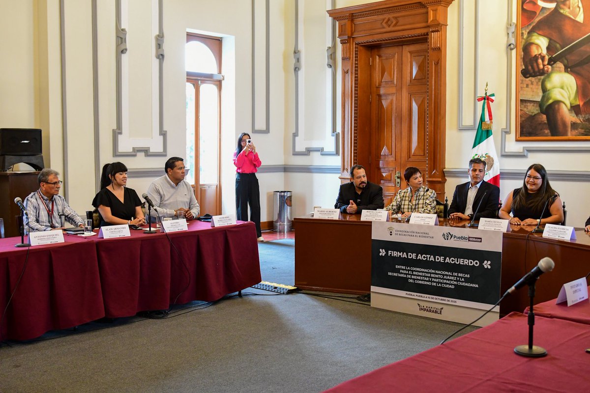 ¡La educación es la base para construir un mejor futuro! 🏫 📚

Fue un gusto participar en la Firma del Acta para el otorgamiento del uso temporal de espacio y mobiliario ubicado en bienes inmuebles a favor de la Coordinación Nacional de Becas para el Bienestar Benito Juárez.