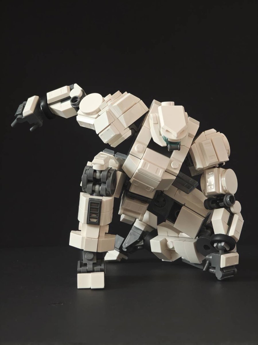 otto02220415's tweet photo. マシンガンと盾を追加しました。
SFパワードスーツをイメージして作成してます。
こだわりはプロポーション、可動域、ヘッドデザインです。
アイアンマン着地も可能です。
いいねいただけると嬉しいです!
よろしくお願い致します!
#レゴ
#レゴロボ
#legomech
#lego
#legobot
#legomoc https://t.co/h2cPOlbivr