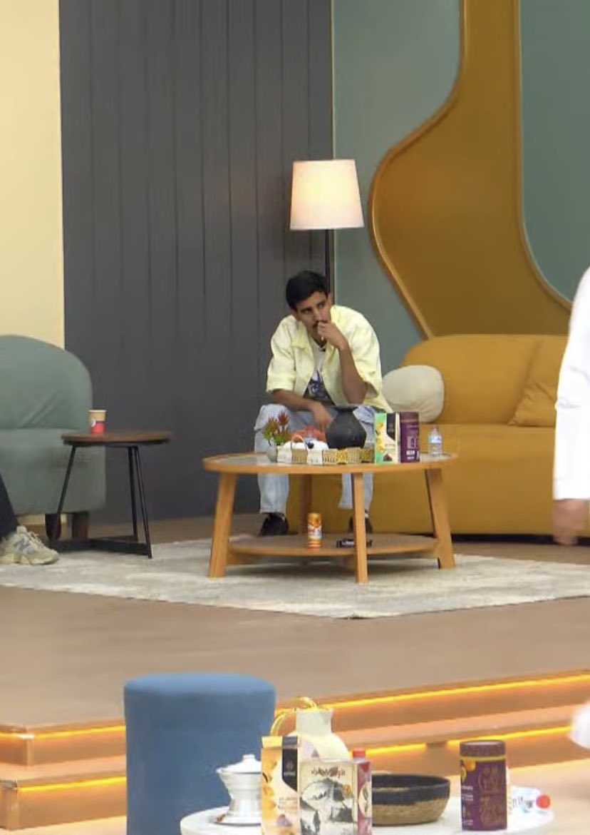 Fly7511's tweet image. رجااال يفههههم ماقام للمهزله ولا صفق لهم والله انه اكبر من برنامجكم👏🏻👏🏻👏🏻👏🏻. 
#سعد_ال_مخفور ~#كاريزما71