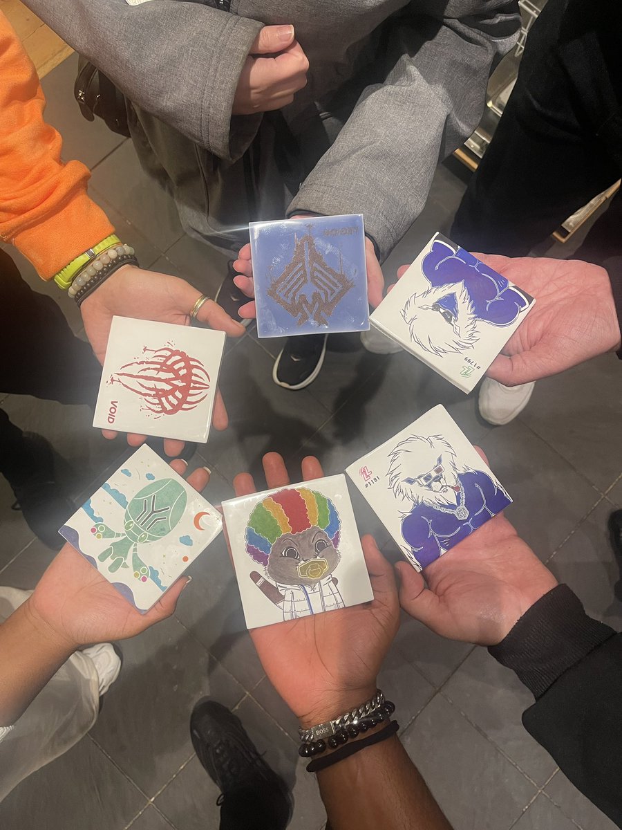 CFC_ZAR's tweet image. Great night with @YUECHIWORLD @Ash_No_Cash @LegalLoadedLion Hosted by @MetaCFO and catered for by @FiendForNFTs the secret chef! Thanks for the hospitality all the food and the love for the Art! ❤️