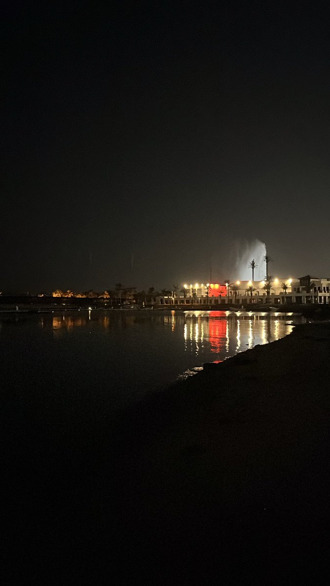 أحب الليالي على البحر