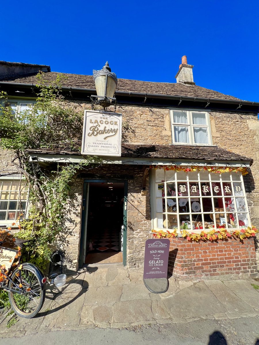 madel_suravilla's tweet photo. One of the best bakery w/ delicious almond & chocolate croissants & pasties. So delicious. I just had to try it. Donโt miss it when youโre in Lacock. ๐
United Kingdom Travel
Sept 2025
#Lacock
#Chippenham
#England ๐ด๓ ง๓ ข๓ ฅ๓ ฎ๓ ง๓ ฟ https://t.co/7b5diURheQ