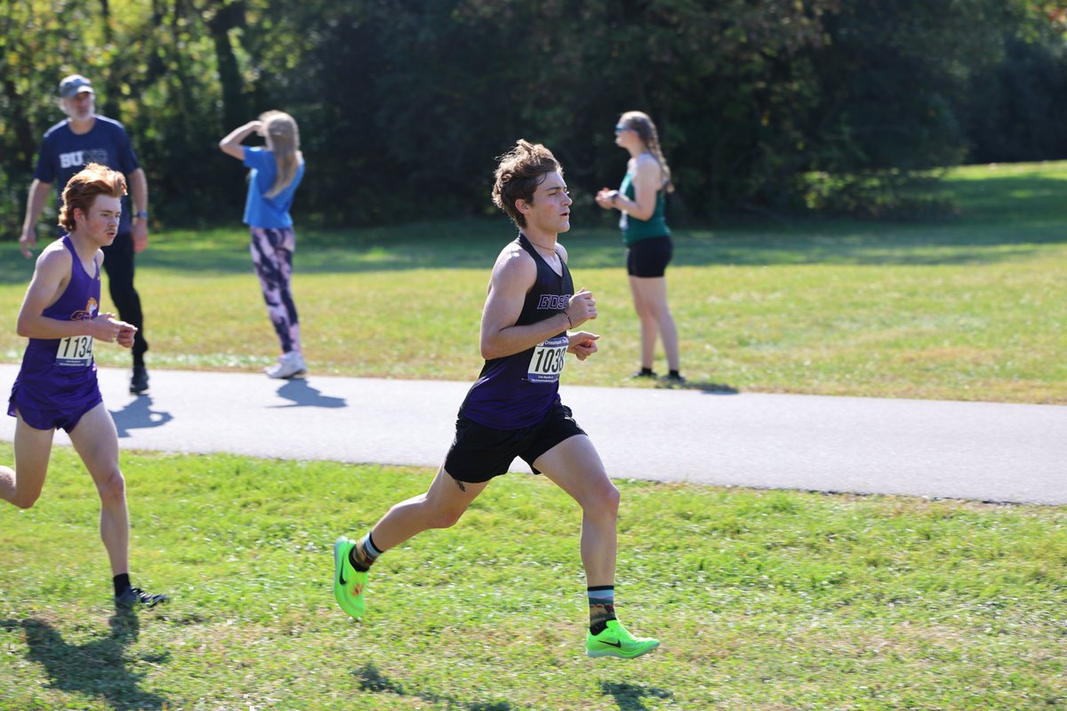 GC_MapleLeafs's tweet image. The women had two runners in the top six and the men put three in the top 11 at the Bethel Invite. The women finished second of nine teams and the men were third of ten!

goleafs.net/news/2025/10/1…