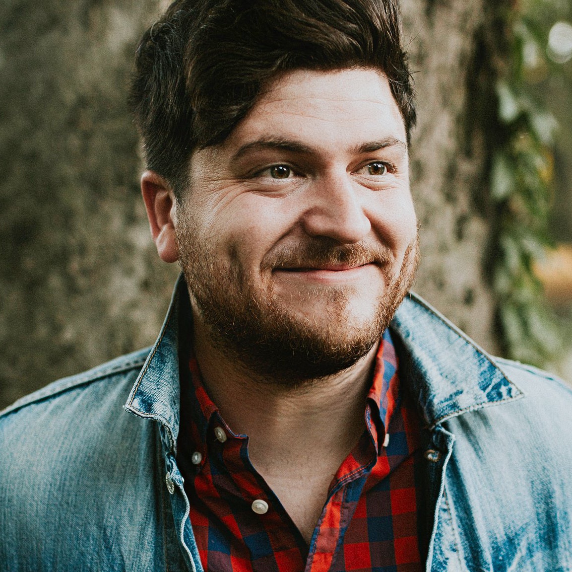 TheCartoonBase's tweet image. ‘FINAL SPACE’ and ‘GODSPEED’ creator Olan Rogers is the Head of Development at Glitch Productions.

He's been working at Glitch for a year, helping creators with their pilots and helps overseeing Lackadaisy.