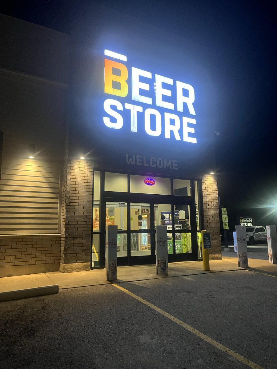 SWockhardt's tweet image. Uh yeah I’m fuckin goin in there buddy. #beer