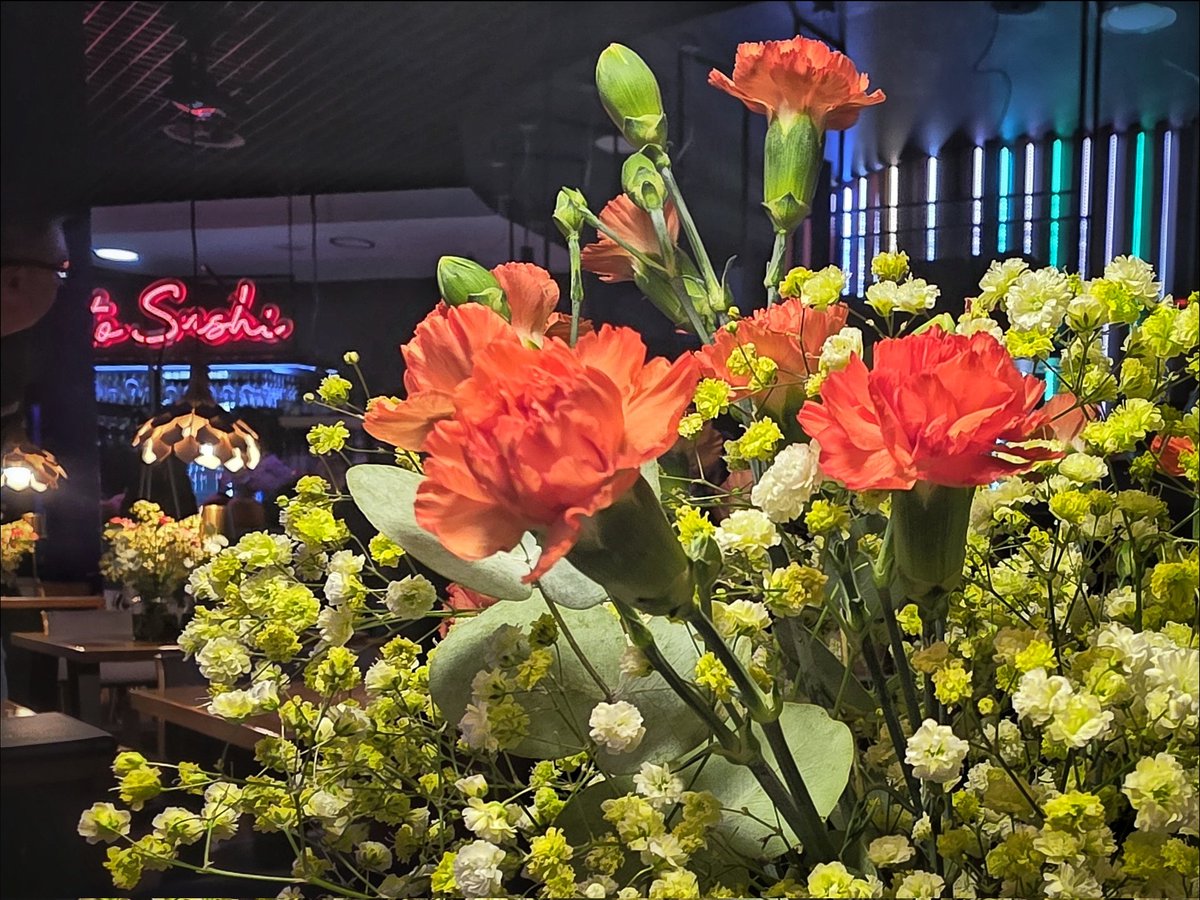 k_pawlowska's tweet image. #NightTrivia
#JustNow
#FriendshipRoutines 😍

“#Friendship is born at that moment when one person says to another, ‘What! You too? I thought I was the only one.&apos;” – C.S. Lewis

#WeekendVibes #WeekendMood #FoodFriday #Sushi #EnjoyLife #FlowersOnFriday