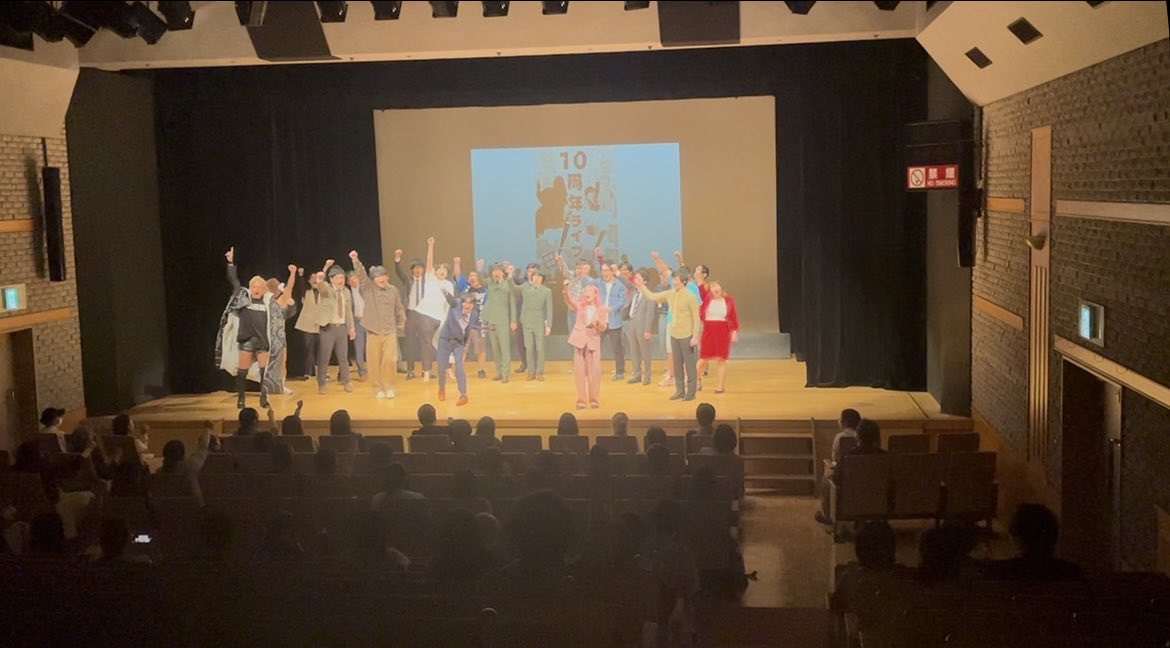 oshirodaimajin's tweet image. 昨日はしらすのこうげき！10周年ライブでした。
お笑いあり、プロレスありでバカバカしいくて最高のライブでした！！