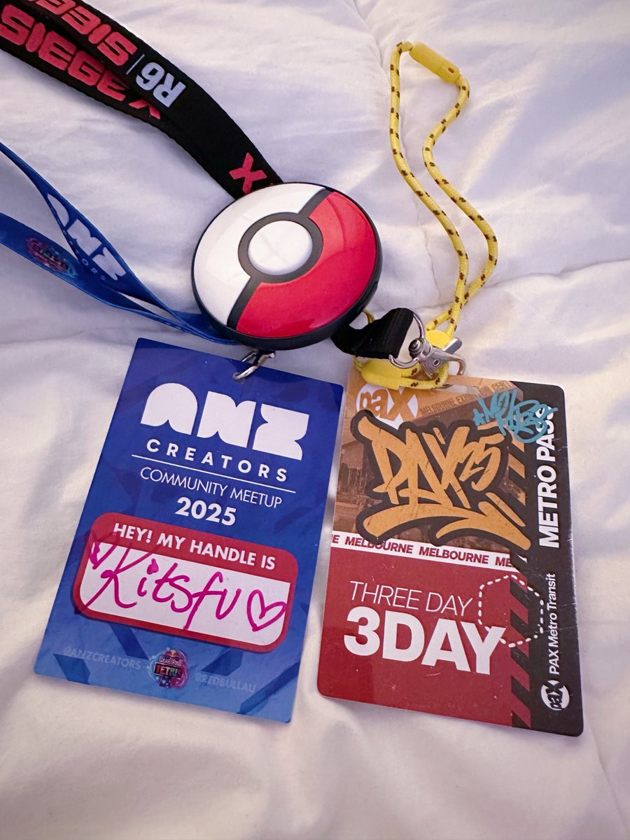 Kits 🤍🌸 ꒰ graduated ꒱ tweet media