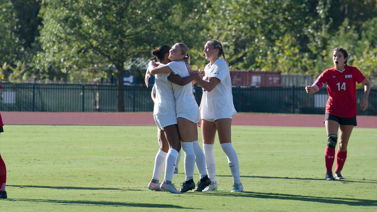 GAME RECAP: De Luca's hat trick lifts Bulldogs to 4-2 win over VMI

📰tinyurl.com/45nrkaza

#DogDynasty | #AllForSAMford