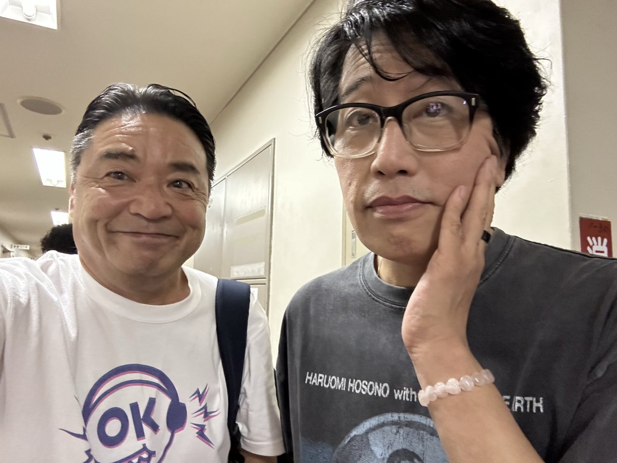 tkariya's tweet image. 10/10 岡村和義コンサート🎵
2023年から始まった岡村靖幸＆斉藤和義の
画期的で素晴らしいコラボ企画👍

先日還暦を迎えた岡村ちゃんと
まもなく古希を迎える私の２ショット🤳

youtu.be/MCwSCwLcpXk?si…