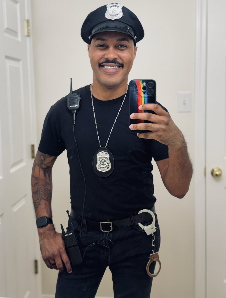 itzEMPYRE's tweet image. Halloween Party tonight 🥰
I kept it simple.