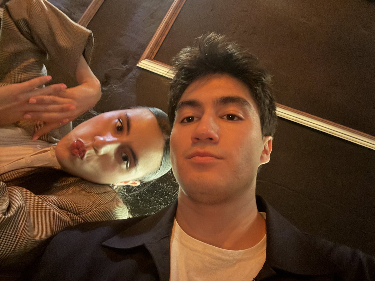 majitochavez31's tweet photo. I brew a coffee, I peel an orange, I play some music, I call a friend.
It doesn't have to be this hard.
I quite like being alive, https://t.co/IKHcoIgCUE