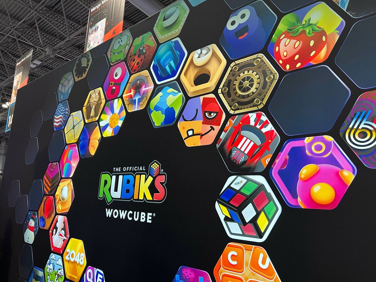 CultureSlate's tweet photo. The #Rubiks #WowCube booth at #NYCC! https://t.co/t9wZpNnG93