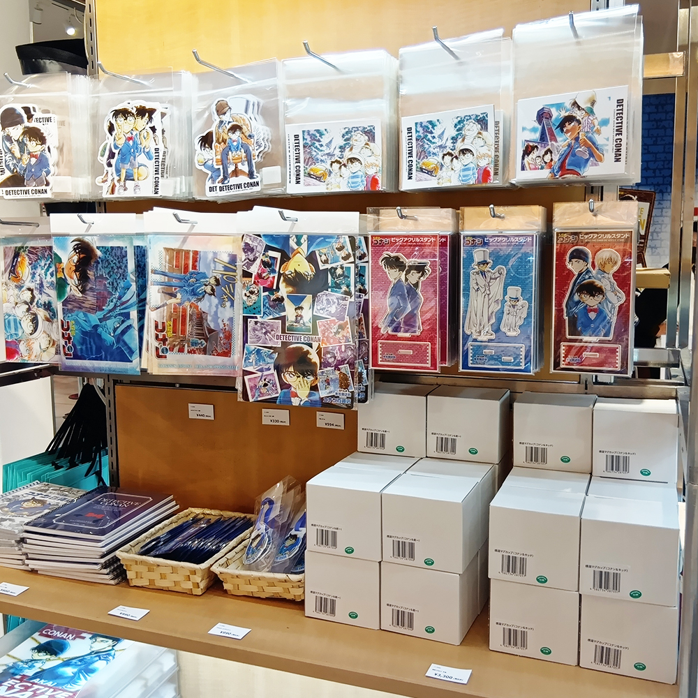 conan_land's tweet image. 本日開幕📢

#コナンランド
#ダイバーシティ東京プラザ

オリジナルグッズの他
#コナン探偵社
#コナン百貨店
#サンデープレミアムSHOP
#名探偵コナン公式アプリ
#名探偵コナンパズル など
多数の商品をご用意しております！

ご来場の際はお見逃しなく👀

■イベント公式HP
conan-land.jp/divercity.html…