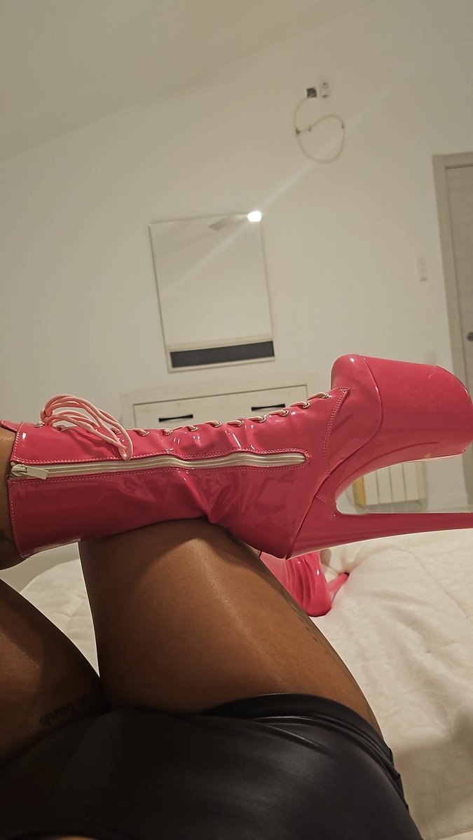 Es hora de saqueo y videollamada Telegram candelax1 y teams candela x
Os quiero a mis pies