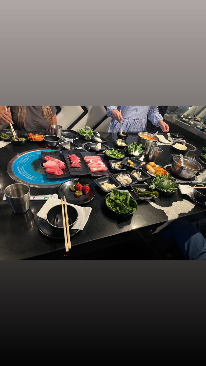 Drowzyboy_Ch's tweet image. Hot pot with coworkers today