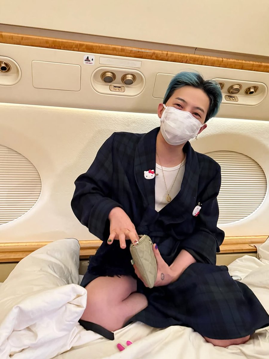 moe_jiyong's tweet image. スペ中にこれ流れてきてひとりでニマニマしてた