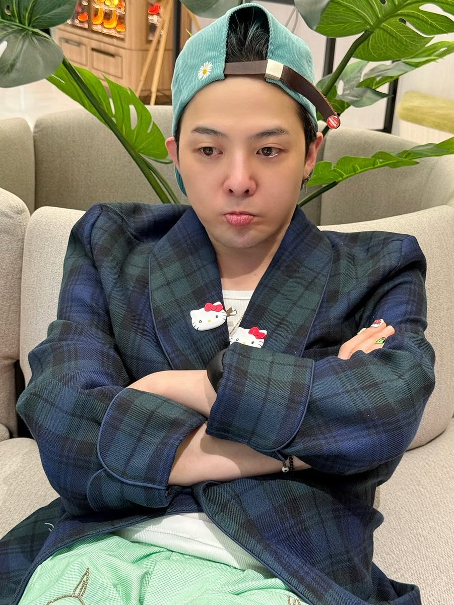 moe_jiyong's tweet image. スペ中にこれ流れてきてひとりでニマニマしてた