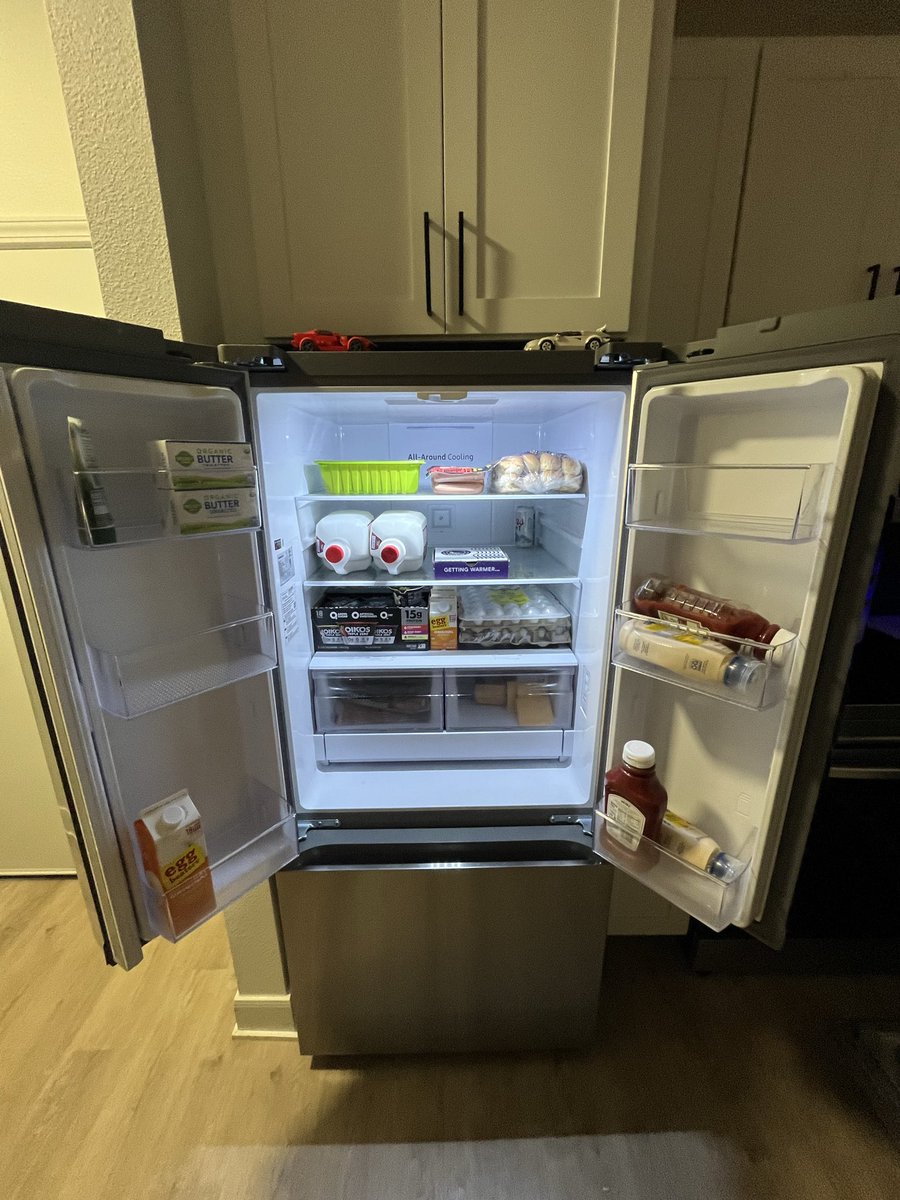 CrackOffHerRack's tweet image. Fridge restock in my new apartment. Need to get a new case. Questions, comments, concerns? #lank