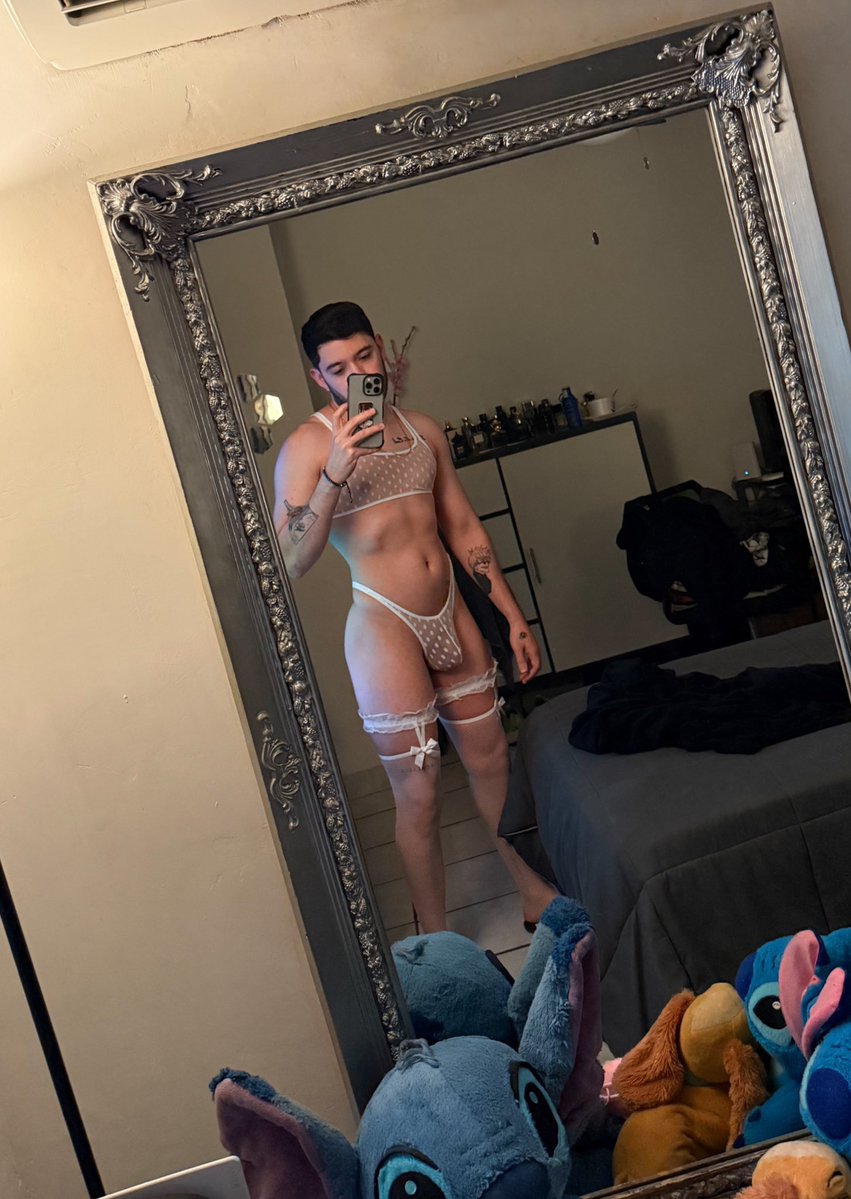 Hermoso en lencería 🔥🔥 <a href="/briangca95/">Brian CA ✨</a>