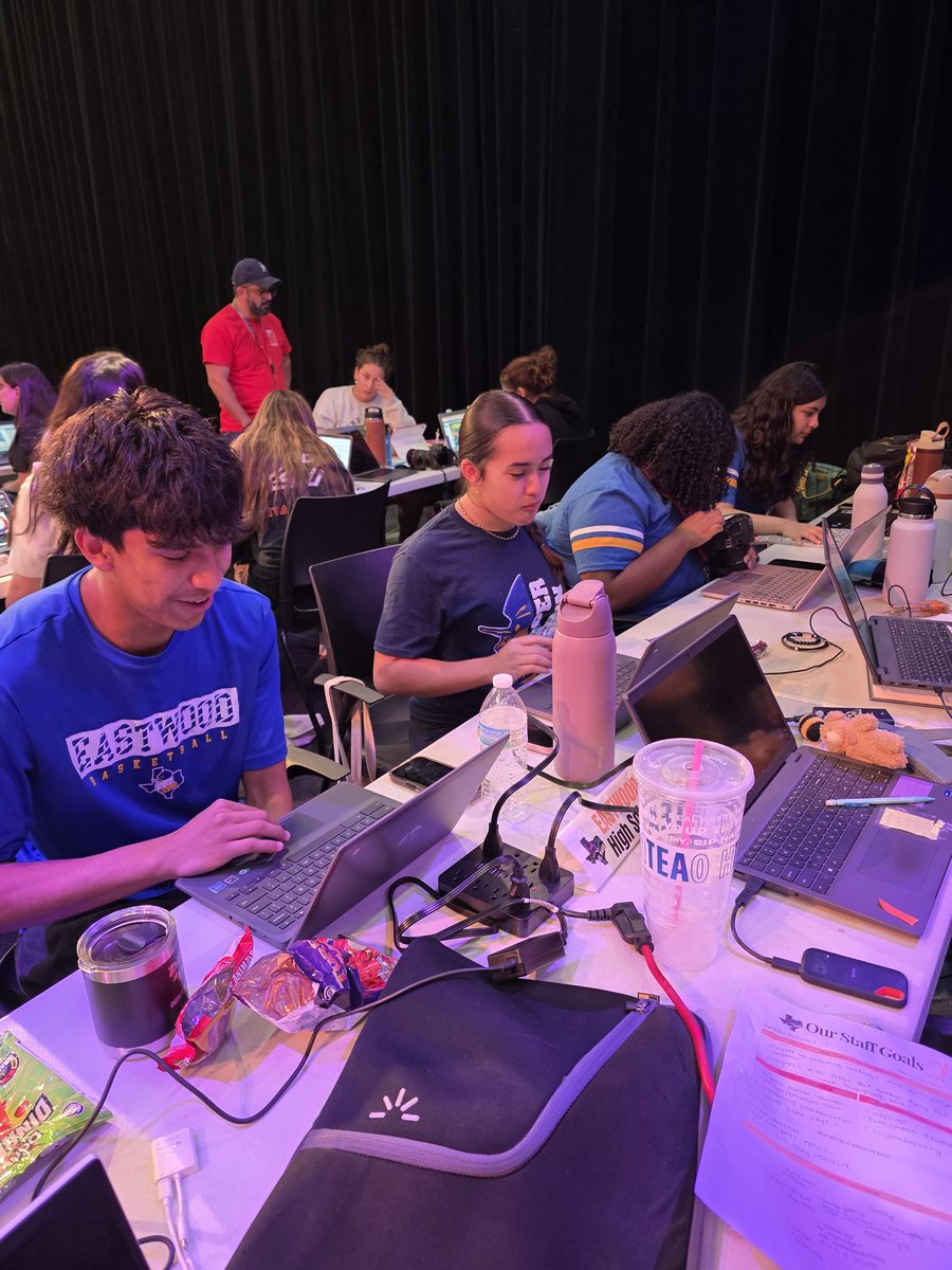 EHSSaluteYBK's tweet image. Lone Star Yearbook Camp Day 2 done.