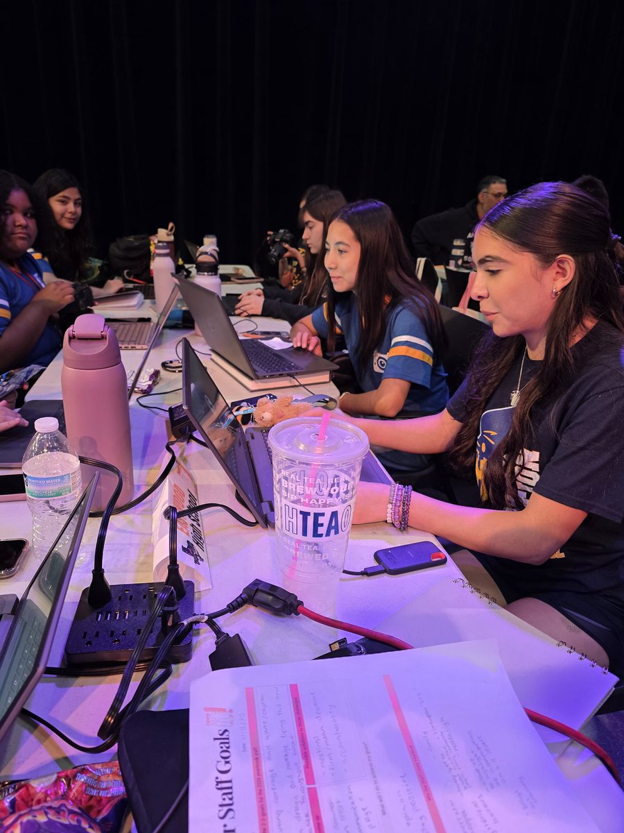 EHSSaluteYBK's tweet image. Lone Star Yearbook Camp Day 2 done.