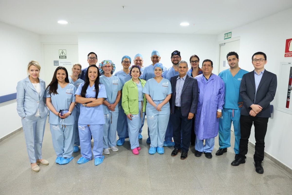 JoseRaulMulino's tweet image. Hoy dimos un paso histórico por nuestros pacientes oncológicos. La primera telecirugía del país, realizada por el equipo de la @CSSPanama, marca un antes y un después en la salud panameña.

Hoy es un paciente, una familia que recupera la salud… Mañana serán muchas más!

Seguimos…