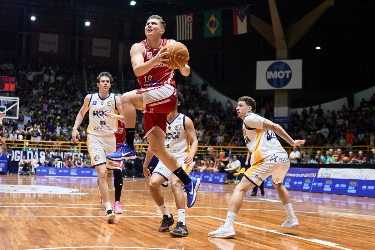franca_milgrau's tweet photo. Chegaram com tudo!

Mineiro, faz tudo! Um verdadeiro gladiador. ⚔️

Nacho, o Hermano é um maestro.🪄🎩🇦🇷

Felicio, Dominante nas duas tábuas 💪🏽

Bennett intensidade absurda, faz tudo, dos dois lados. ⛽️

📸Marcos Limonti https://t.co/NprXvFICci