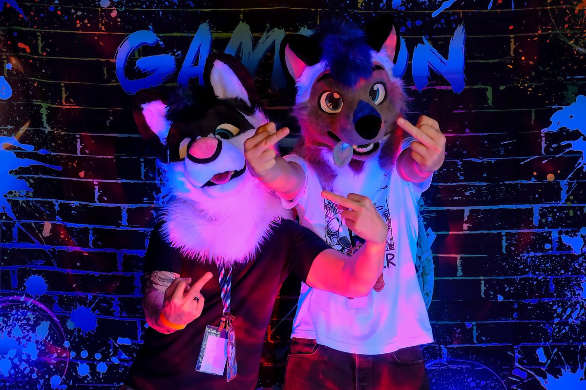 HuskyOn2Wheels's tweet photo. Had a great time at the One Night Ultimate Furcon with my husband Astro &amp; friends. 

📸 @DerpgonTheDerp https://t.co/hZNq5ZyZ16