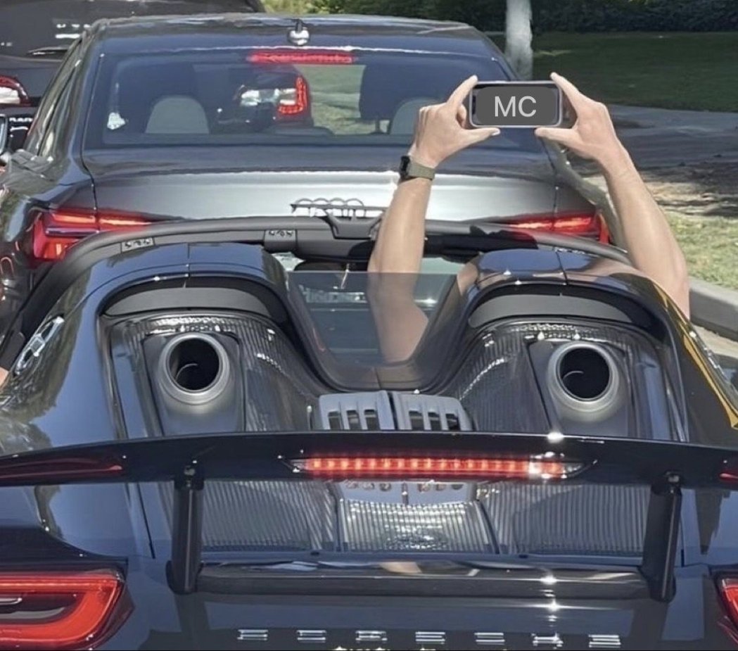 wtfcommydems's tweet photo. @MChickenCoin WHERE YOU AT SHARP DRESSED CHICKEN, ITS THE WEEKEND, THE COBRA IS DRESSED FOR THAT MC SUCCESS... COME SCOOP A PLAYER UP IN THAT PORSCHE... PLAN A TRIP TO THE MOON, CHASE SOME HENS https://t.co/N7i3L8eXXy