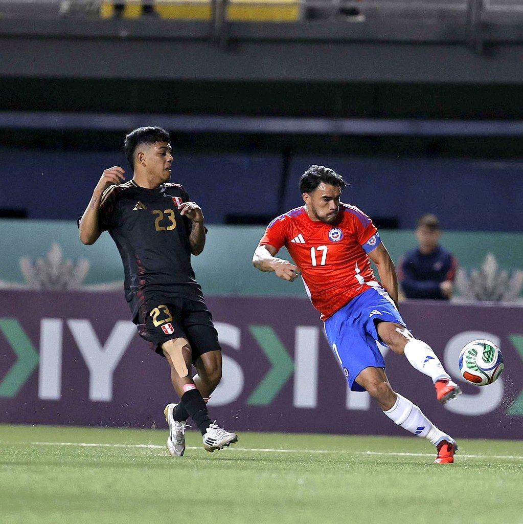 Chile remonta y vence 2-1 a Perú en el Clásico del Pacífico