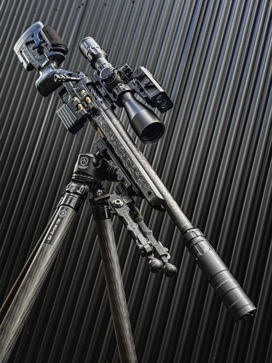 grayboe's tweet photo. The Core in the new Universal Mini Chassis. https://t.co/KA6t4eLL5j