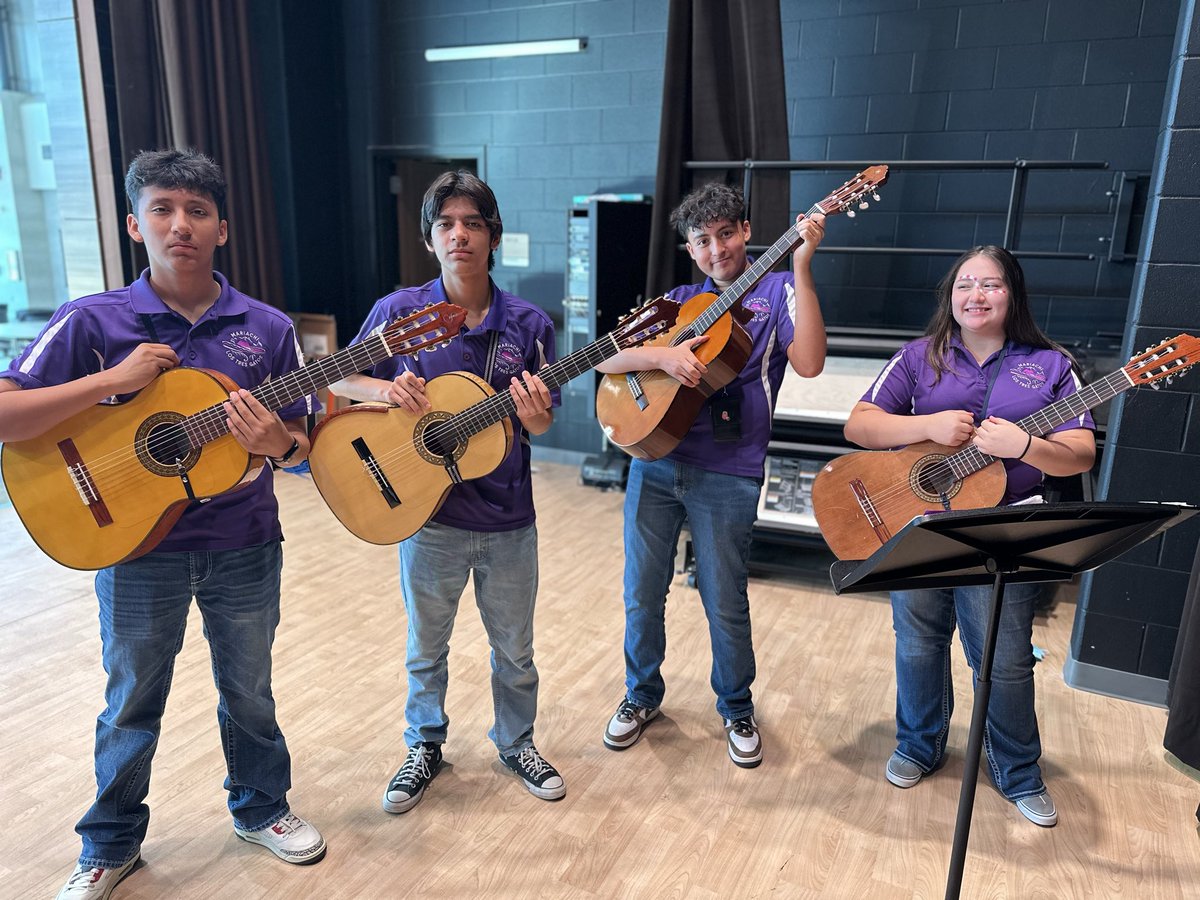 HumbleMariachi's tweet photo. Big gracias to Autumn Creek Elementary for having us! We had way too much fun celebrating Hispanic Heritage with you all — singing, dancing, and spreading mariachi joy! #HispanicHeritageMonth #MariachiLife https://t.co/qVI2VLZBcg