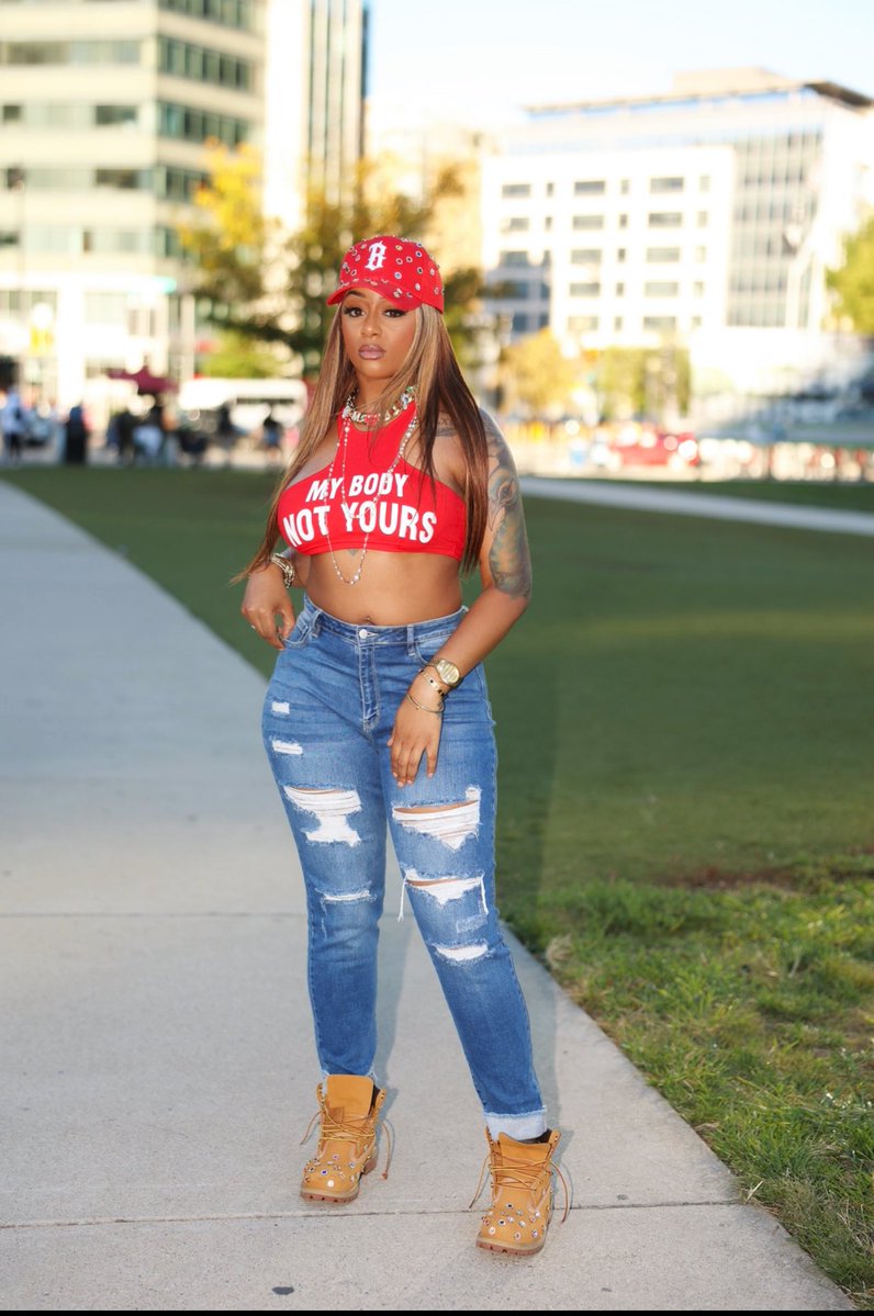 _chynabella's tweet image. Dc girls do it better 🥰💋 #breezybowl