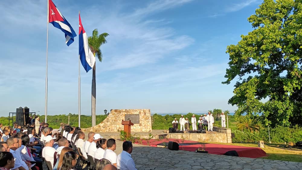 Solo ha habido una Revolución, la que comenzó Carlos Manuel de Céspedes y que defendemos hoy hasta nuestros días.

✨ #100AñosConFidel ✨
#DefendiendoCuba🇨🇺💪❤️