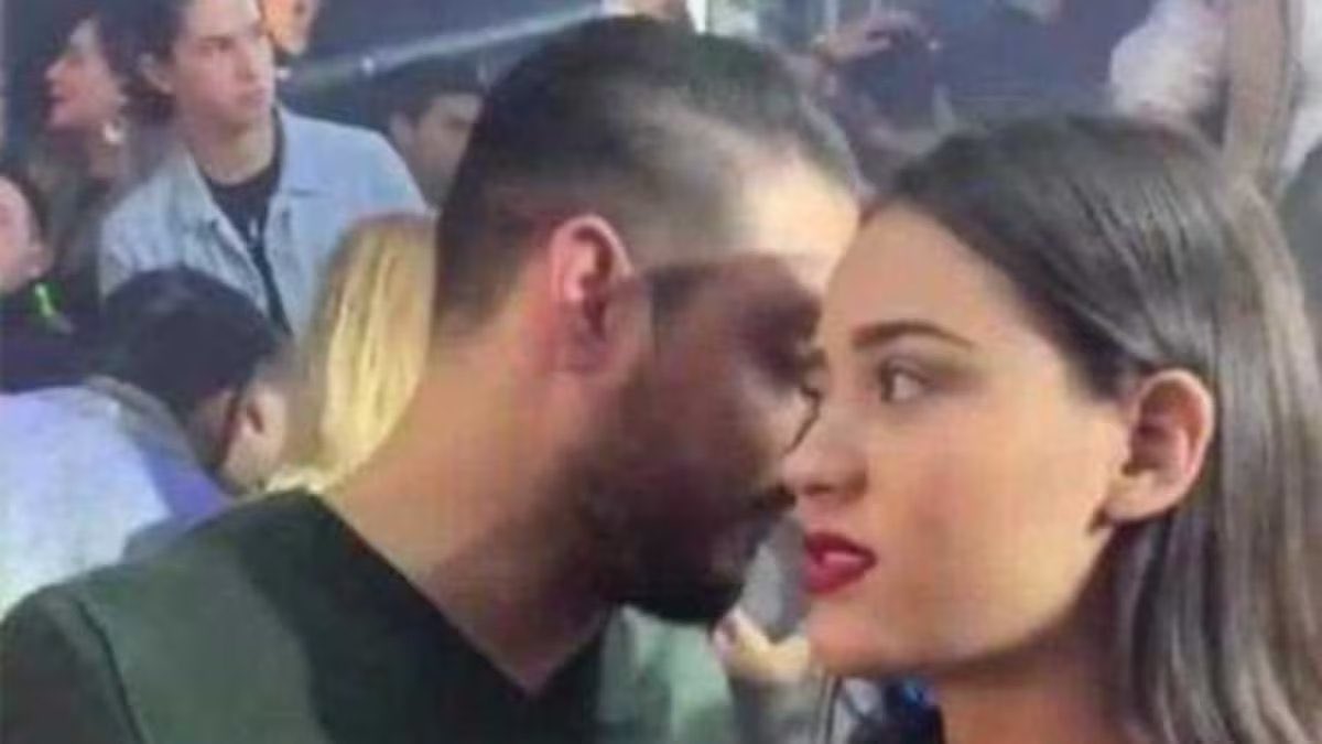 Existen muchas variedades de mango, están los ataulfos, tommys, los hadens, los kents y los keitts. Todas se dan en Mexico y se dan principalmente en Oaxaca, Michoacán y Sinaloa. Los tommys son los que asi como que te dejan pelitos entre los dientes, y los ataulfos son amarillos