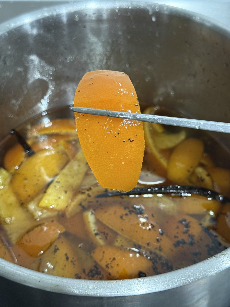 maeaorkaa's tweet photo. Orange candy 🍊 https://t.co/V0QQu3rHnd