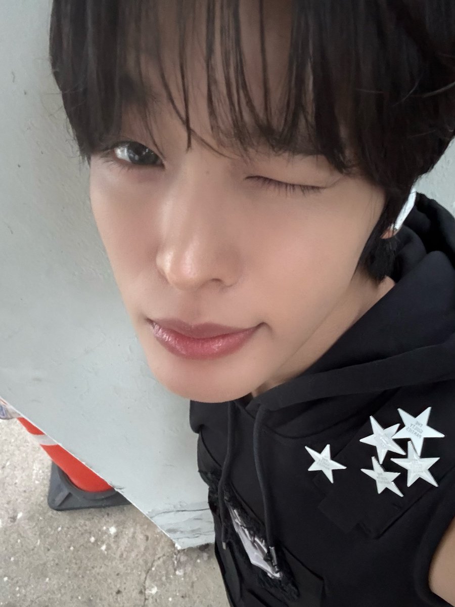 RikuNCTCol's tweet image. [ 101025 | #RIKU WEVERSE ] 
🐈‍⬛🖤