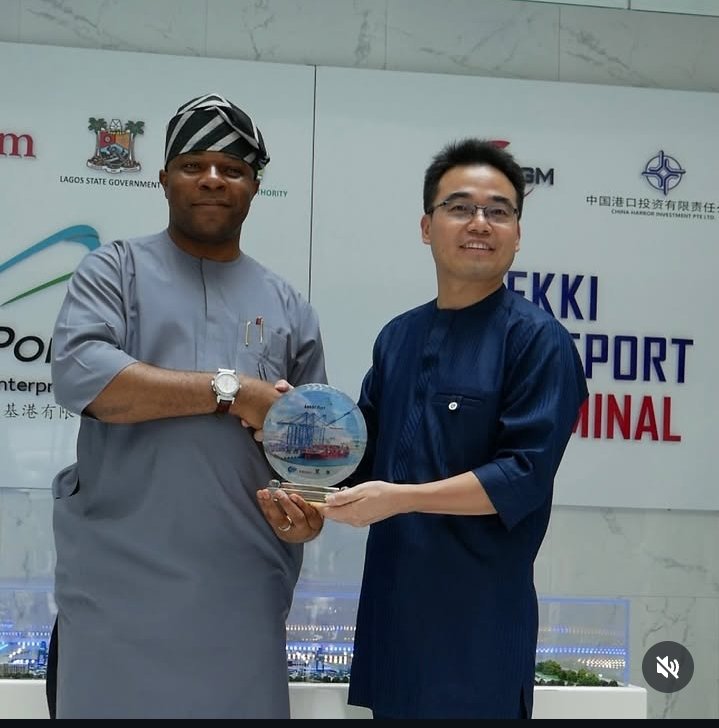 CrffnOfficial's tweet photo. The CRFFN Registrar/CEO, Mr. Kingsley Igwe  and his team visited Lekki Deep Sea Port, meeting MD Mr. Wang Qiang to strengthen collaboration and enhance freight forwarding operations. 
#CRFFN 
 #LekkiDeepSeaPort https://t.co/lYVRc7qgAS