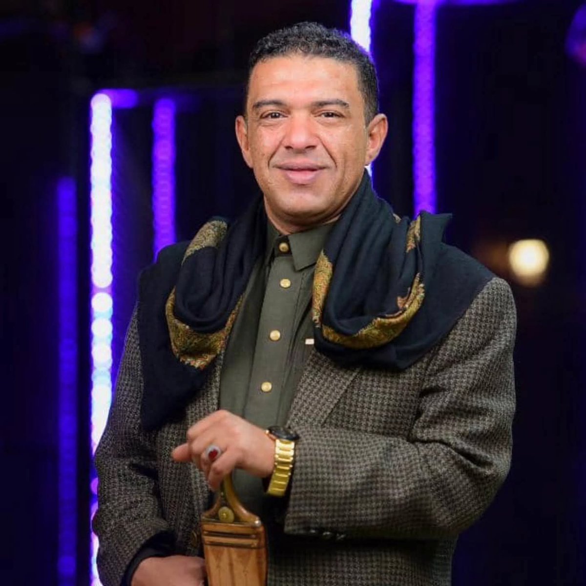 إنا لله وإنا إليه راجعون
انتقل إلى رحمة الله الفنان علي عنبه 💔
الله يرحمه ويغفر له ويسكنه فسيح جناته، وعظّم الله أجر بيت عنبه جميعًا