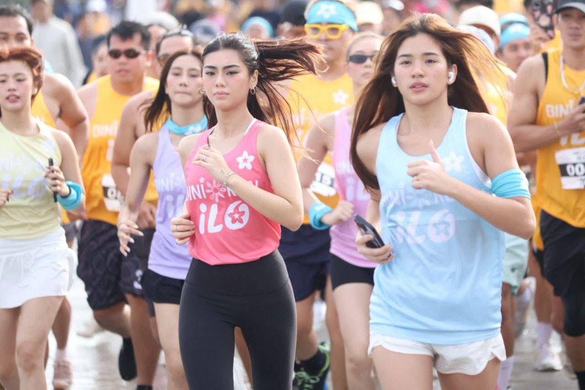 WHO LOOKS THIS GOOD WHILE RUNNING???!?