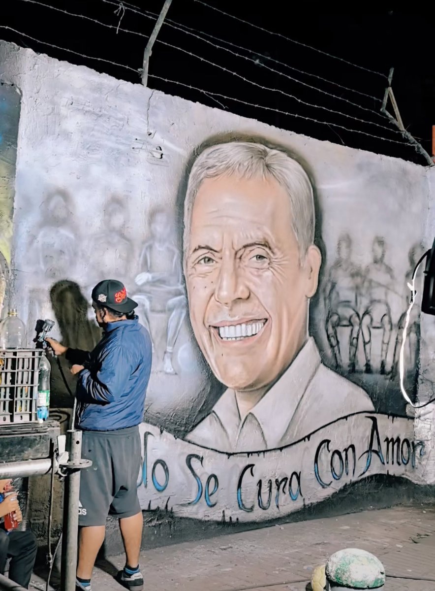 Mural de Miguel Ángel #Russo 🇦🇷 a las afueras del #ElCampín 🏟️: En proceso ⌛️⏳Ⓜ️

#MigueloEterno ♾️💙🤍💙🙏