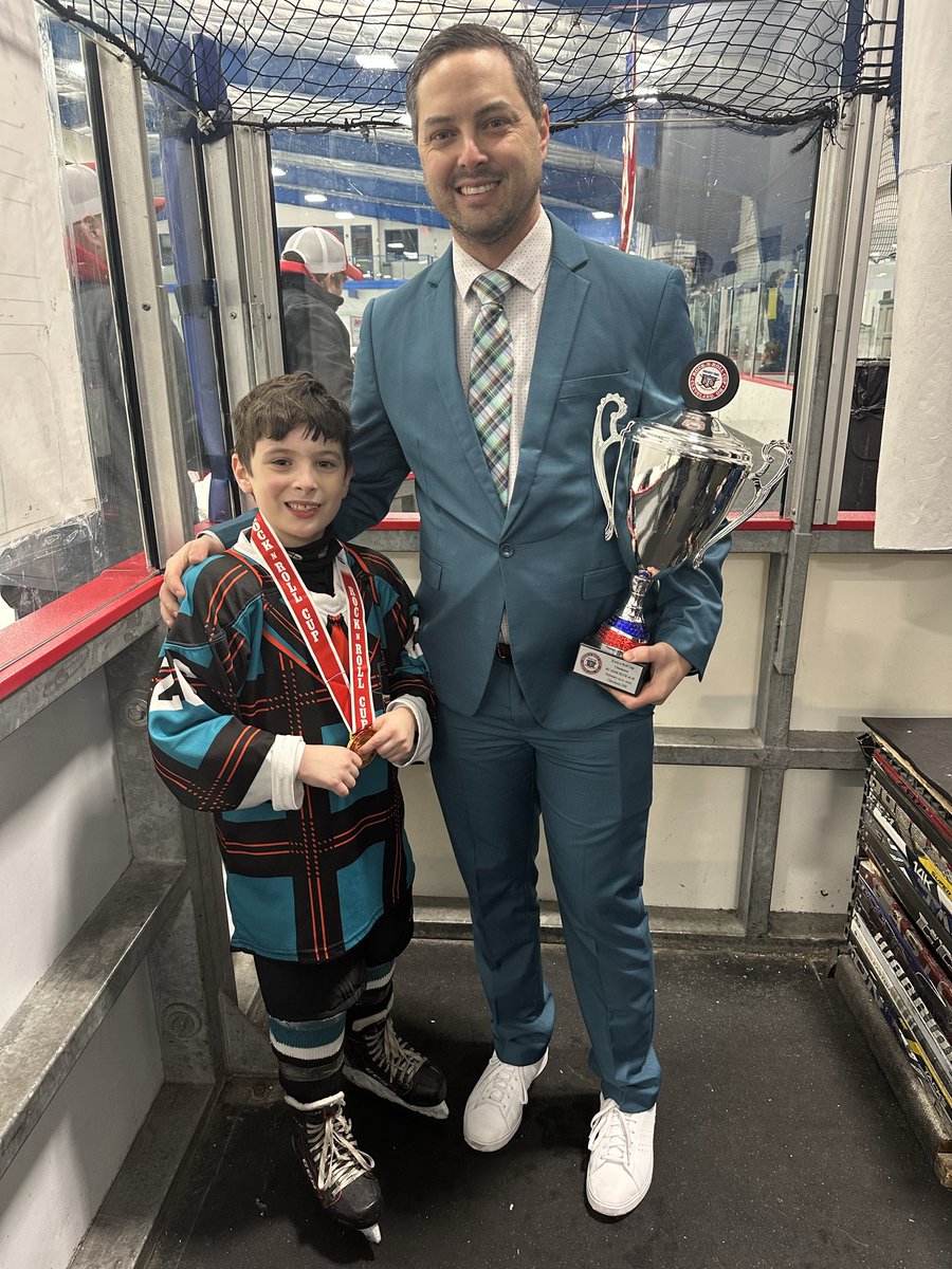 ffmedicmatt's tweet photo. Hey @OhioStateMHKY my 8 y/o son Leo and I are coming to our 1st ever OSU hockey game tomorrow. Weโre sitting right next to the bench too! Section 104 Row E!
Super excited!!! #LetsGoBuckeyes https://t.co/quEkHD6k5D