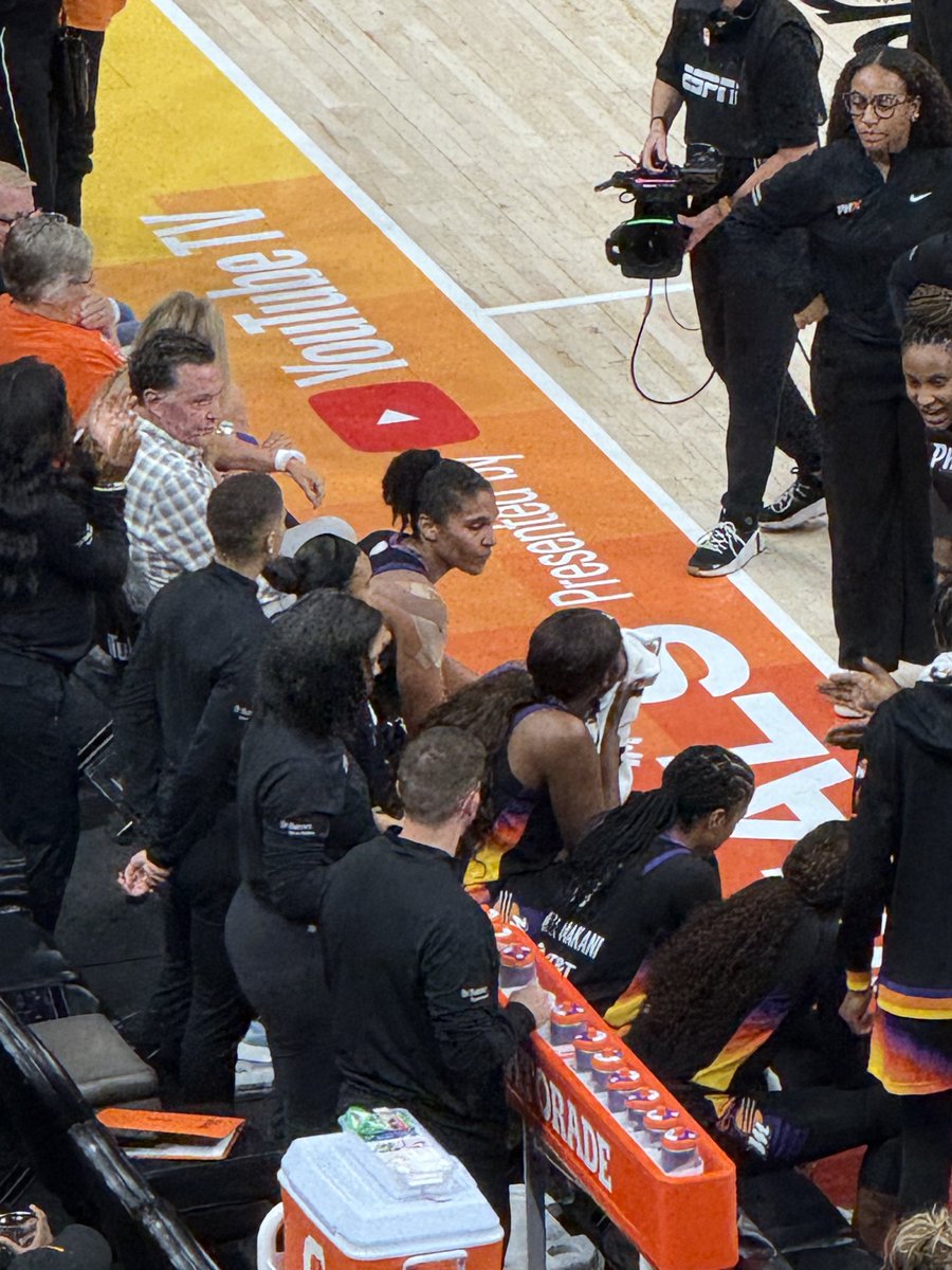 AT’s right shoulder is taped up 👀