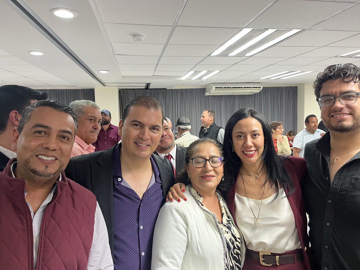 Así fue el 1er Informe Legislativo de mis compañeras de partido las diputadas federales <a href="/MarthaOliviaMx/">Martha Olivia García</a> <a href="/AledelvalleX/">Alejandra Del Valle</a>  y la senadora <a href="/Maguevalmtz/">Margarita Valdez Martinez</a> Felicidades por su gran labor !!!